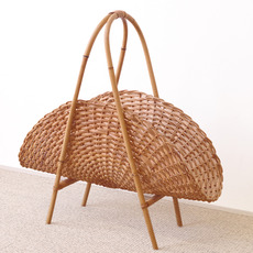 Magazine rack with handle in rattan をアップしました