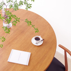 Schou Andersen / Round dining table in oak をアップしました