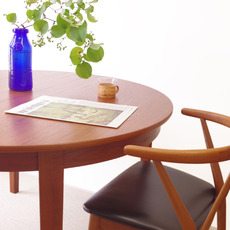 Round dining table with 1ex. in teak をアップしました
