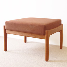 【張替&生地代込】Hans J.Wegner / Ottoman GE290 in oak をアップしました