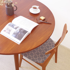 Round dining table with 1ex. in teak をアップしました