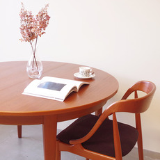 Omann Jun / Round dining table in teak Model55 をアップしました