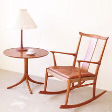 Frits Henningsen / Coffee table in solid walnut をアップしました