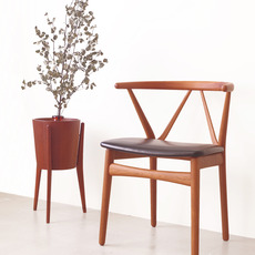 Flowerpot cover in solid teak をアップしました