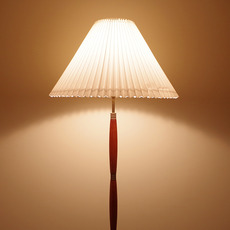 Floor lamp with telescopic in solid teak & brass をアップしました