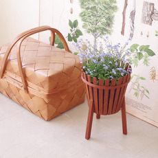 Flowerpot cover in teak をアップしました