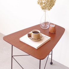 Trapezoid shaped side table in teak をアップしました