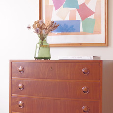 Kai Kristiansen / Bow front chest of 4drawers をアップしました