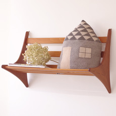 Borge Mogensen / Wall shelf in walnut をアップしました