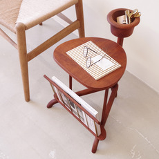 Side table with tray and magazine rack をアップしました