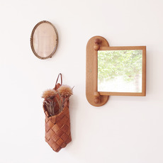Movable square mirror in oak をアップしました