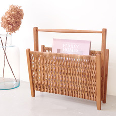 Magazine rack with handle in rattan をアップしました
