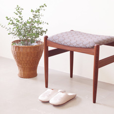 Stool in teak (mina perhonen) をアップしました