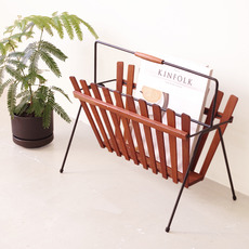 Magazine rack with handle in teakをアップしました