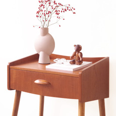 Bed side chest in teak and oak をアップしました