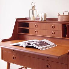 AB Broderna Gustafsson / Bureau in teak をアップしました