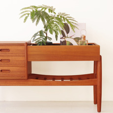 Arne Wahl Iversen / Chest of 3drawers with planter をアップしました