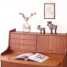 Bureau with drawers & mirror in teak をアップしました