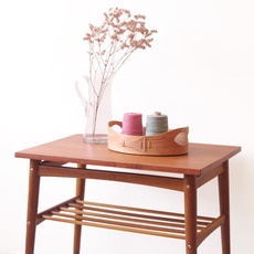 Coffee table with magazine shelf on wheels をアップしました