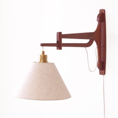 Swing arm wall lamp in solid teak and brass　をアップしました