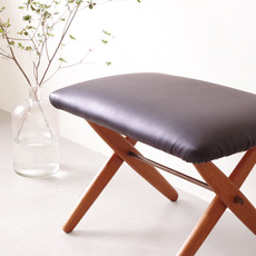 X-leg stool in oak をアップしました