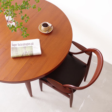 Schou Andersen / Round dining table in teak をアップしました