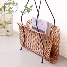 Magazine rack with handle in rattan をアップしました