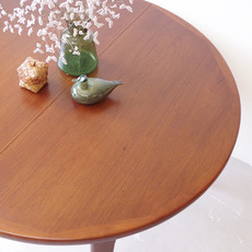 V.V. Mobler / Round table 1ex. in teak をアップしました