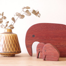 Elephant figurine with twins in teak をアップしました
