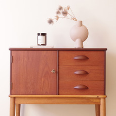 Cabinet with 3drawers in teak and oak をアップしました