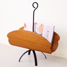 Magazine rack with handle in teak をアップしました