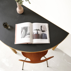 Alvar Aalto /artek Table 95 (half-round / black) をアップしました