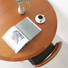 Hans J.Wegner / Round table PP76 in mahogany をアップしました