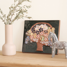 Jie Gantofta / Ceramic wall plque Flower Basket をアップしました