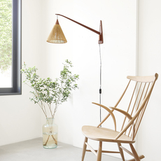 Ib Fabiansen / Wall lamp in solid teak をアップしました