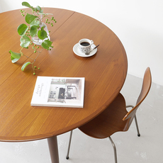 Skovby Mobler/Round dining table with 1ex. in teak をアップしました