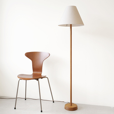 Floor lamp in solid oak をアップしました