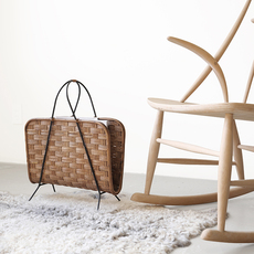 Magazine rack with handle in wicker and metal をアップしました