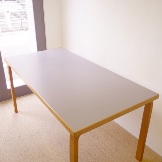 こまものと北欧家具の店 Salut / Alvar Aalto / Artek table