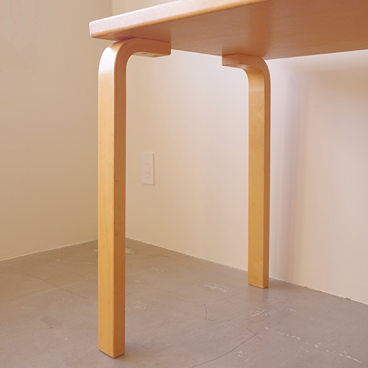こまものと北欧家具の店 Salut / Alvar Aalto/ Artek table&desk こまものと北欧家具の店 Salut / Alvar Aalto/ Artek table&desk
