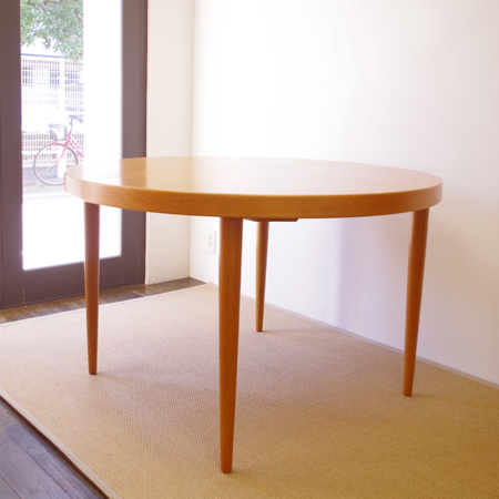 こまものと北欧家具の店 Salut / Kai Kristiansen / Round dining 